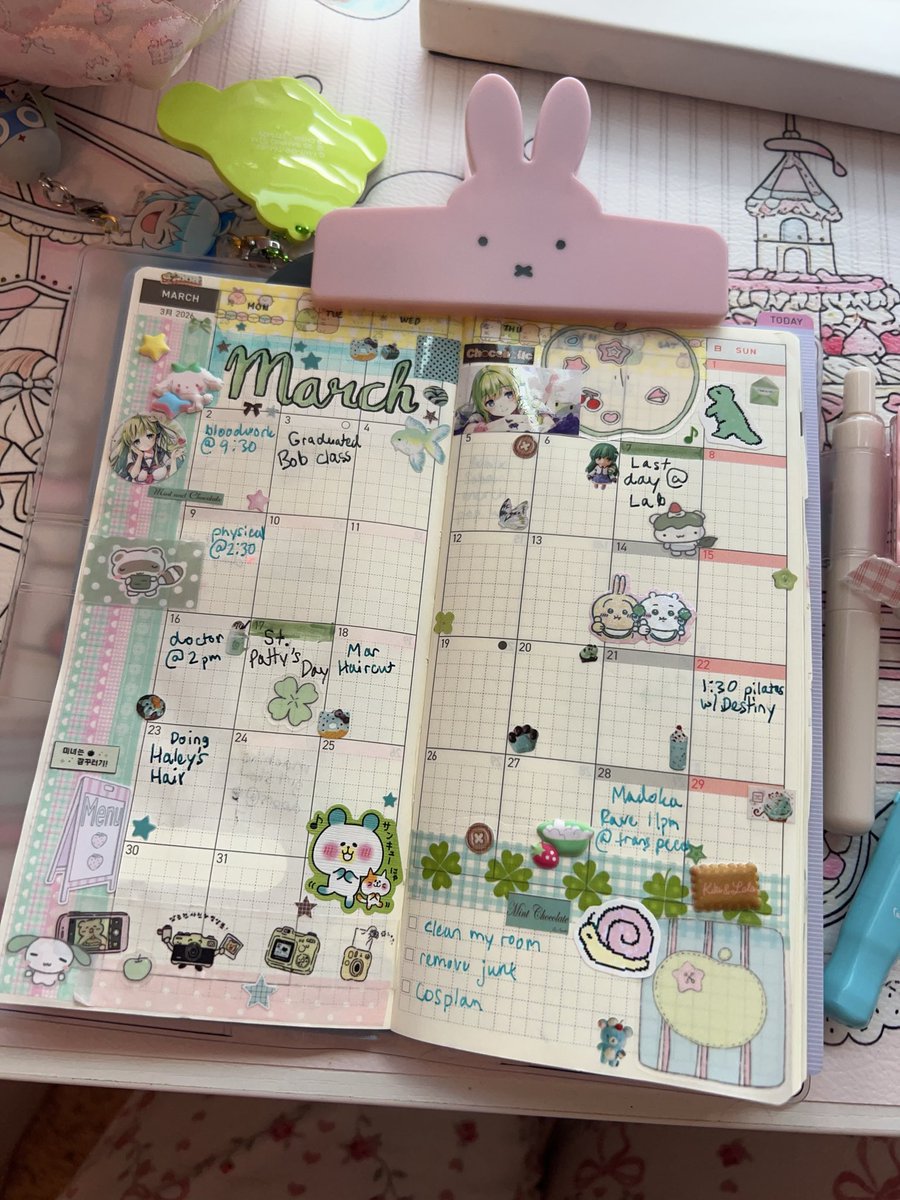 2cinnamorolls's tweet image. Helloo I don’t think I’ve talked about it much here but I’ve become quite the stationary fiend lately ╰(*´︶`*)╯ I’m not really on that side of twt but if anyone wants to be moots or penpals I would love to be !! #planner #journaling #stationary #deco #hobonichi #junkjournal