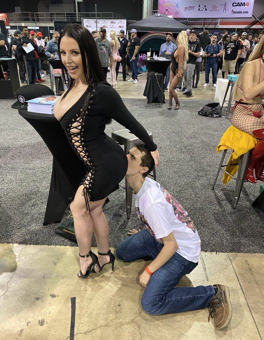 Minister 🔮 tweet media