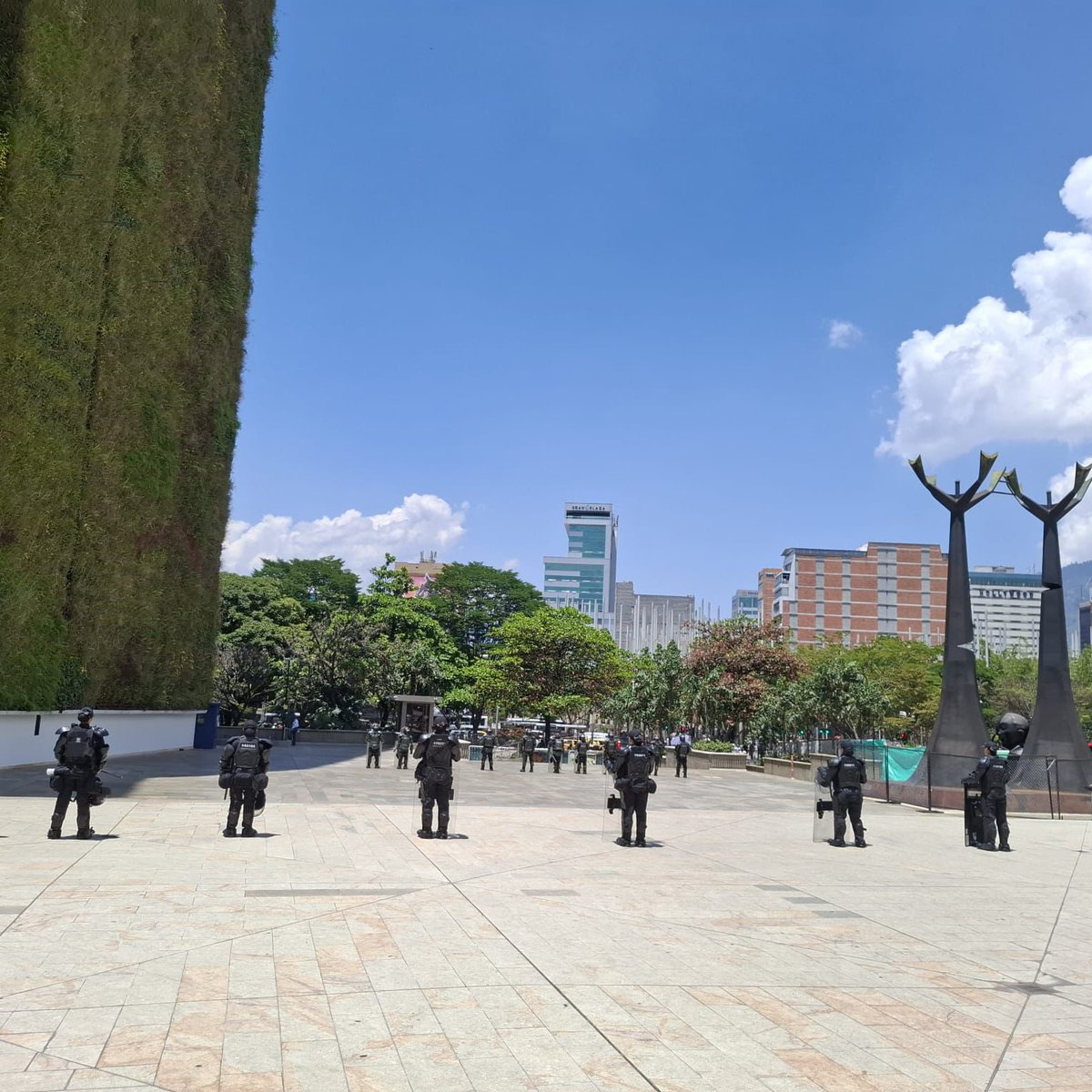 FicoGutierrez's tweet photo. Mantenemos la autoridad y el orden. https://t.co/xhy7mC74rR