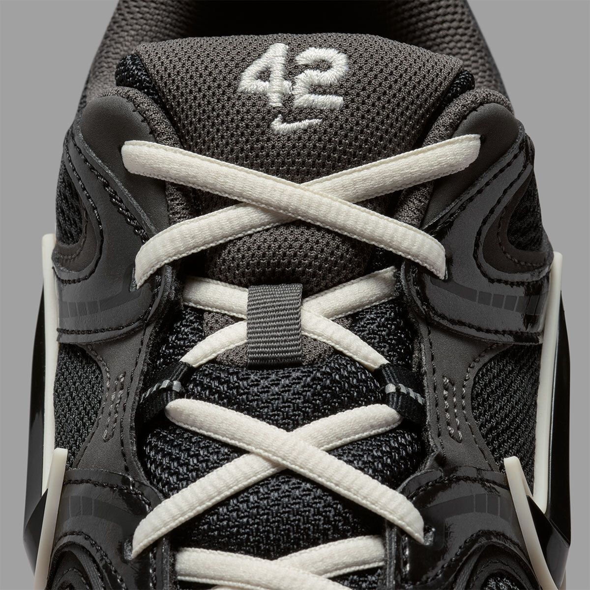 ジャッキー様 FIRST LOOK: Nike V5 RNR 
