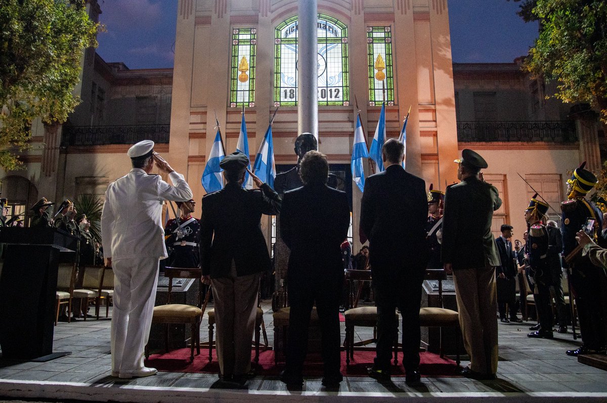 Ministerio de Defensa tweet media