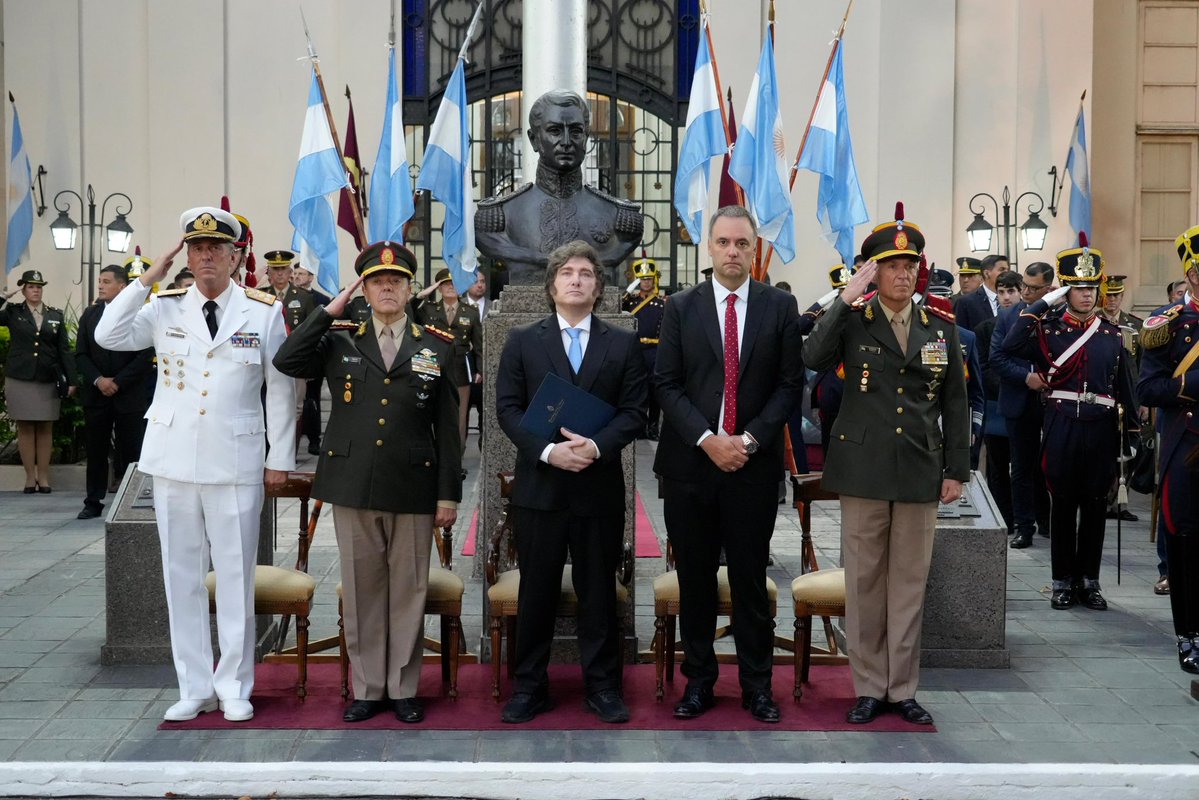 Ministerio de Defensa tweet media