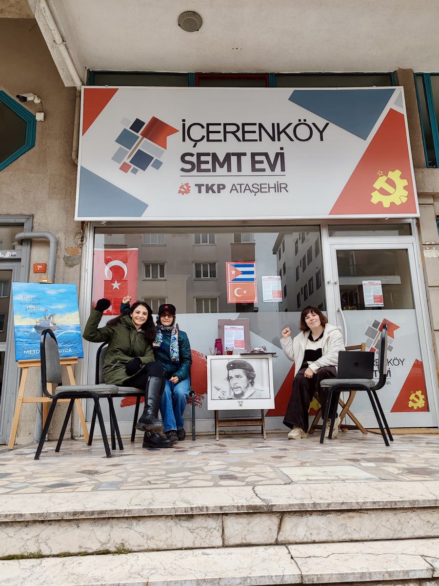 ABD haydutluğuna izin vermeyeceğiz!

José Martí Küba Dostluk Derneği’nin başlattığı “Küba’dan Elinizi Çekin” imza kampanyası kapsamında bugün semt pazarındaydık. Dayanışmayı büyütmeye devam ediyoruz. Semt evimizde de imza masamız açmayı sürdüreceğiz, komşularımızı bekliyoruz 🇨🇺🇹🇷