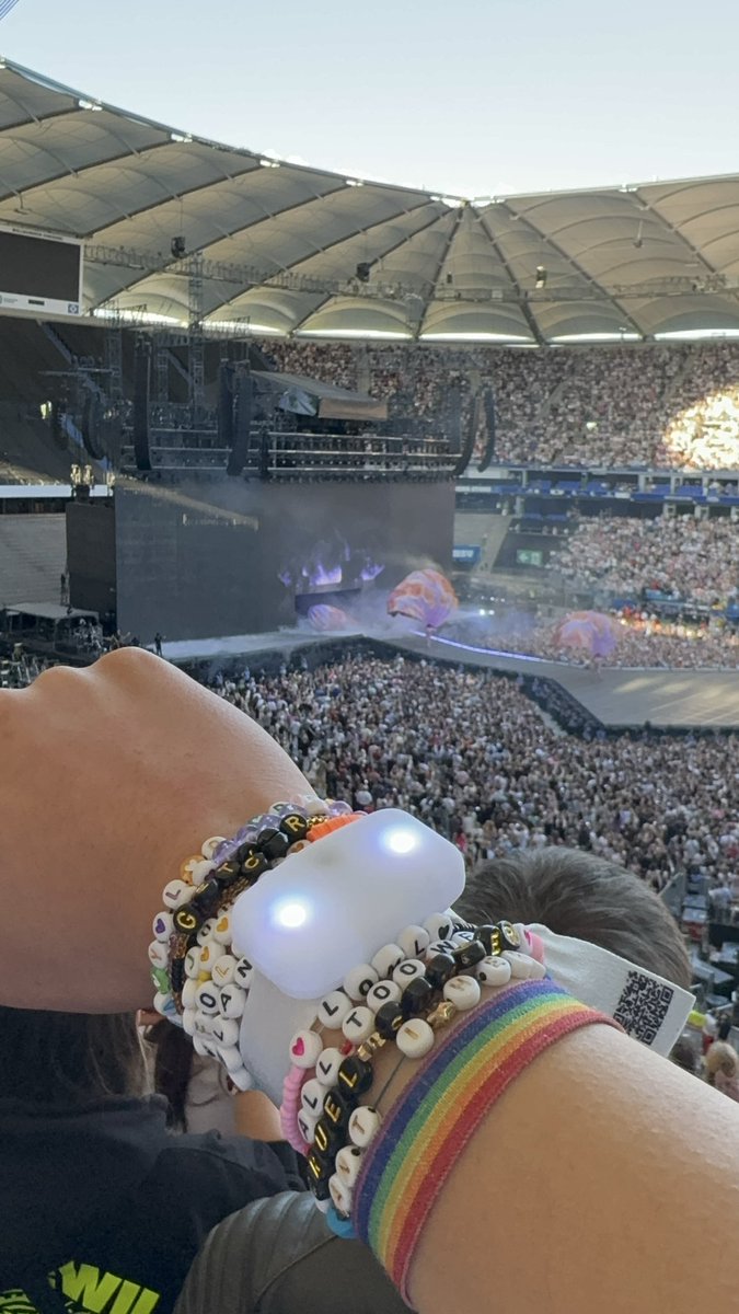 cocoabon 🏳️‍🌈❤️‍🔥| Hamburg Eras Tour N2 tweet media
