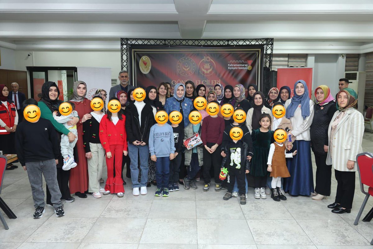 Dr. Selma Ünlüer Hanımefendi, Gönül Elçileri ve geçici koruyucu ailelerle iftar programında bir araya geldi 🌙

Ramazan ayının manevi ikliminde gerçekleşen buluşmada çocuklar ve aileleri ile yakından ilgilenen Dr. Selma Ünlüer Hanımefendi, gönüllülük, dayanışma ve sevginin