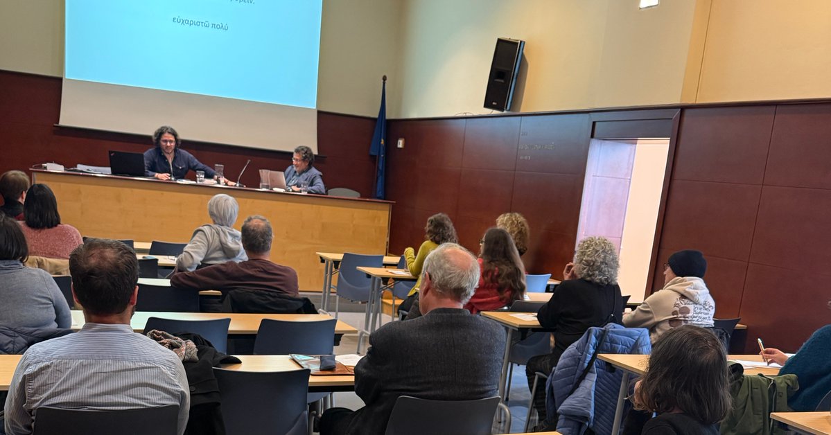 Col·legi de docents tweet media