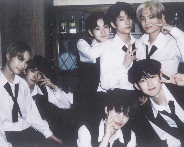 i ❤︎ ot7 tweet media