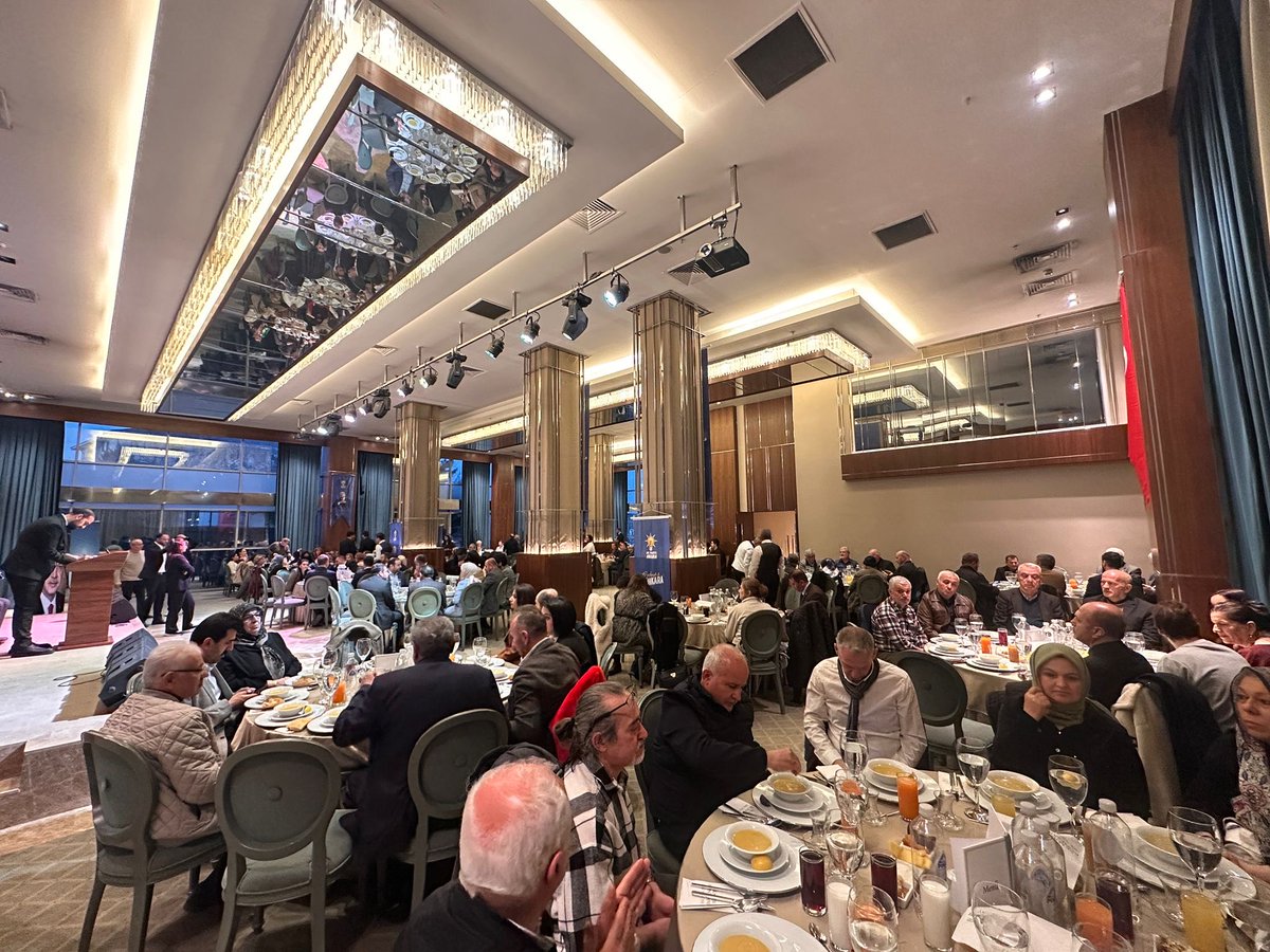 erhansarigol's tweet photo. 📍 Çankaya Teşkilat İftarı

AK Parti Çankaya İlçe Teşkilatımızla aynı sofrada buluşmanın bereketini ve kardeşliğini yaşadık.

Birlik, beraberlik ve gönül bağlarımızı güçlendirdiğimiz bu güzel iftar programında emeği geçen başta ilçe başkanımız @KaradumanBaran olmak üzere tüm teşkilatımıza teşekkür ediyoruz.

Rabbim tuttuğumuz oruçları kabul eylesin.
