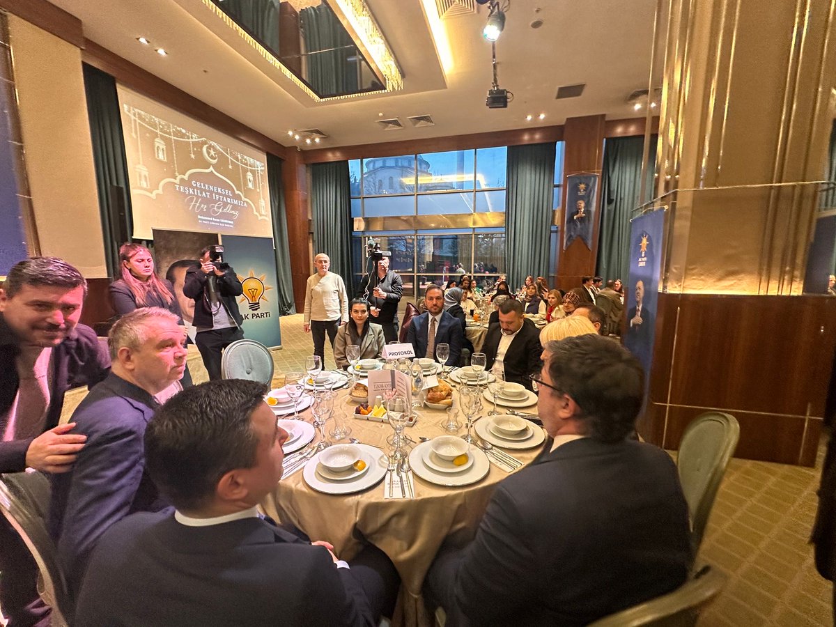 erhansarigol's tweet photo. 📍 Çankaya Teşkilat İftarı

AK Parti Çankaya İlçe Teşkilatımızla aynı sofrada buluşmanın bereketini ve kardeşliğini yaşadık.

Birlik, beraberlik ve gönül bağlarımızı güçlendirdiğimiz bu güzel iftar programında emeği geçen başta ilçe başkanımız @KaradumanBaran olmak üzere tüm teşkilatımıza teşekkür ediyoruz.

Rabbim tuttuğumuz oruçları kabul eylesin.