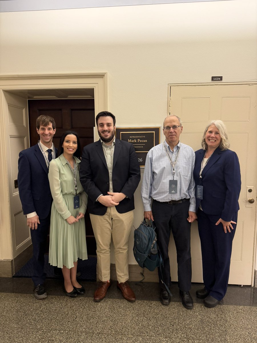 Julia Fello tweet media