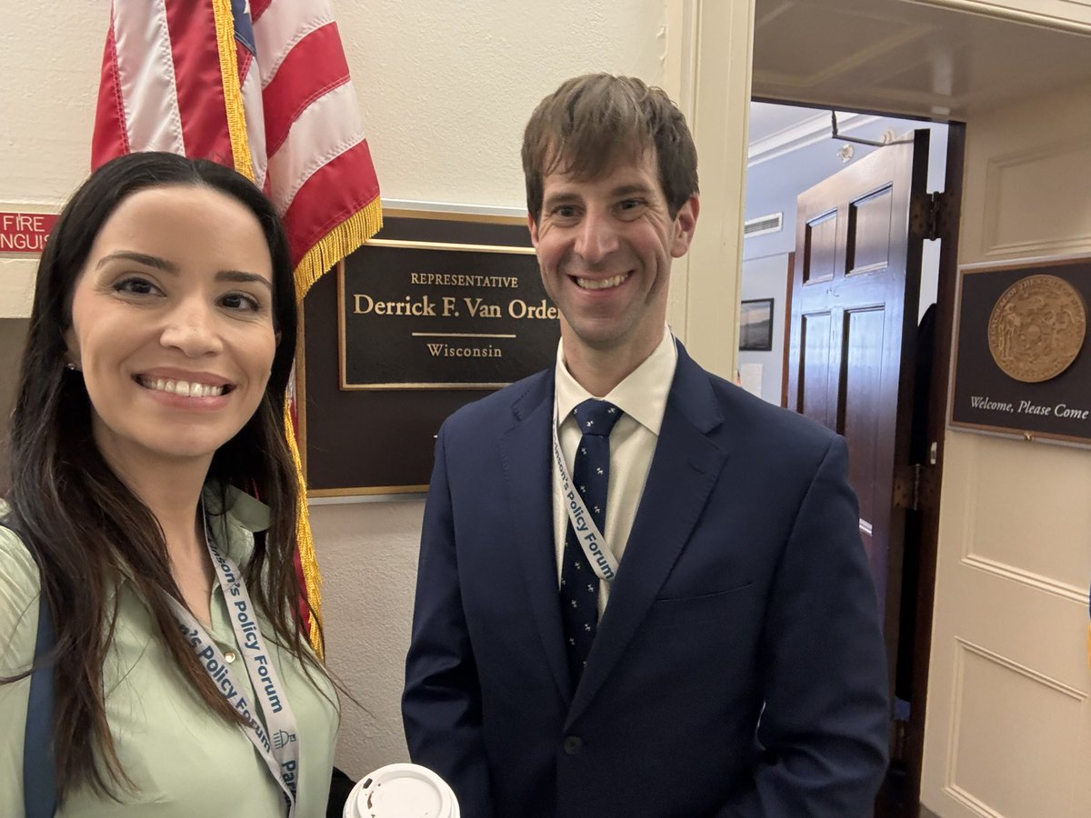 Julia Fello tweet media