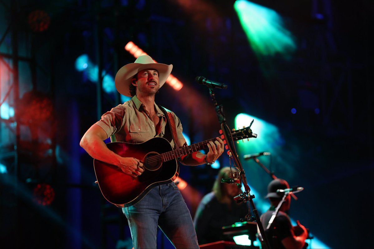 CMA Country Music tweet media