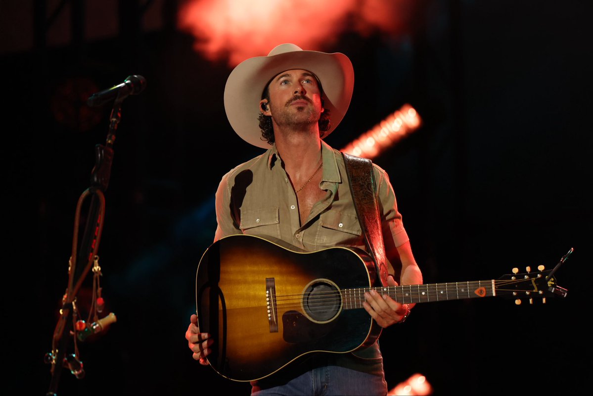 CMA Country Music tweet media