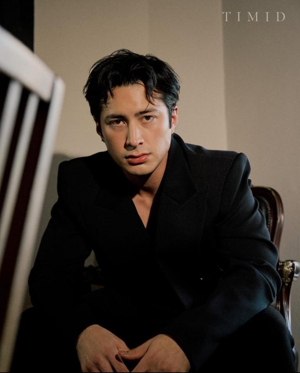hudsonwupdates's tweet photo. Hudson Williams’s character in ‘The Altruists’ (called Duncan Rheingans‑Yoo) was the co-founder of Modulo Capital, a Crypto trading fund that received a $400 Million investment from FTX CEO Sam Bankman-Fried right before the cryptocurrency exchange collapsed. The series is based on the collapse of FTX.

Whilst Duncan isn’t accused of wrongdoing, investigators scrutinised the investment due to its timing and the fact that Modulo operated out of the same Bahamas resort complex where Sam and other FTX staff lived.

Hudson Williams was booked for the role pre-“Heated Rivalry” and filmed his scenes last year.