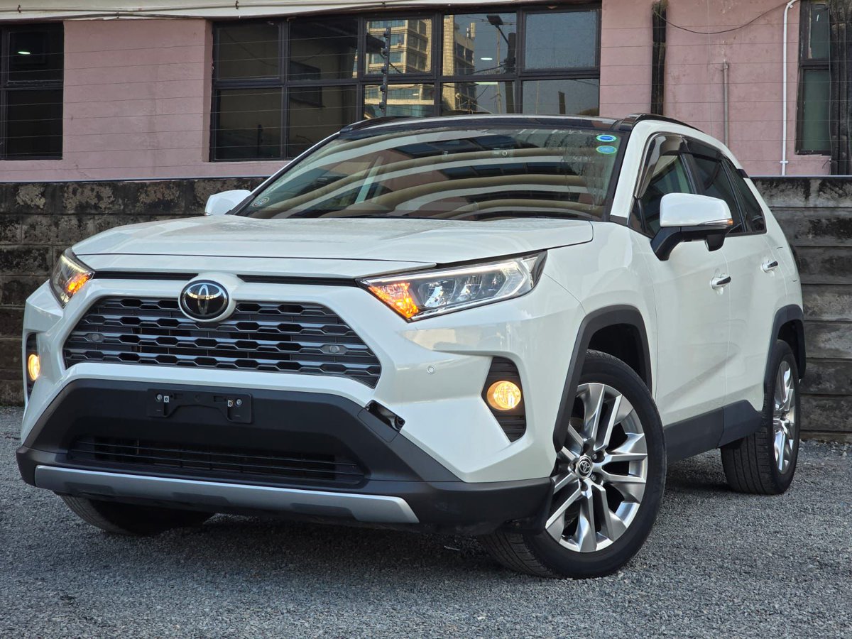 Unique Cars tweet media