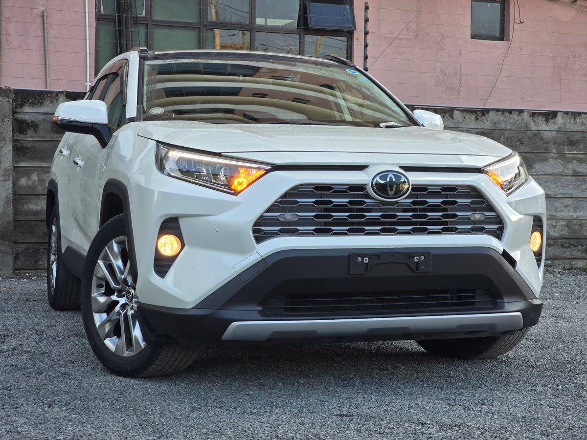 Unique Cars tweet media