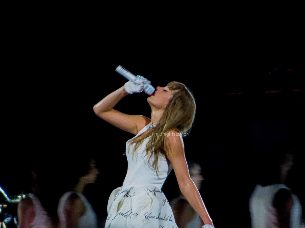 midnightstaylor's tweet image. I‘d do anything to go back 🥺 #TSTheErasTour