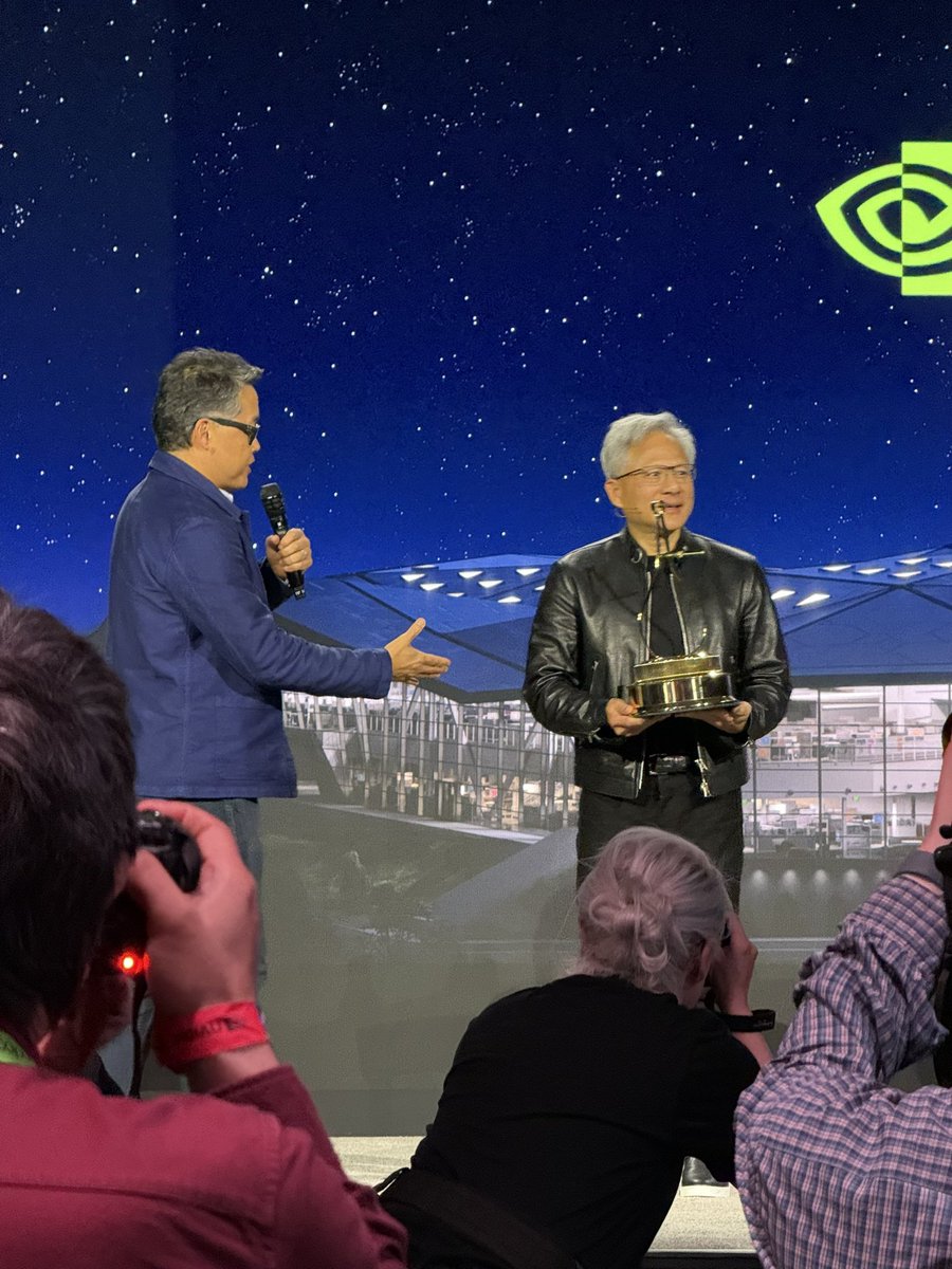 Alex Ziskind tweet media