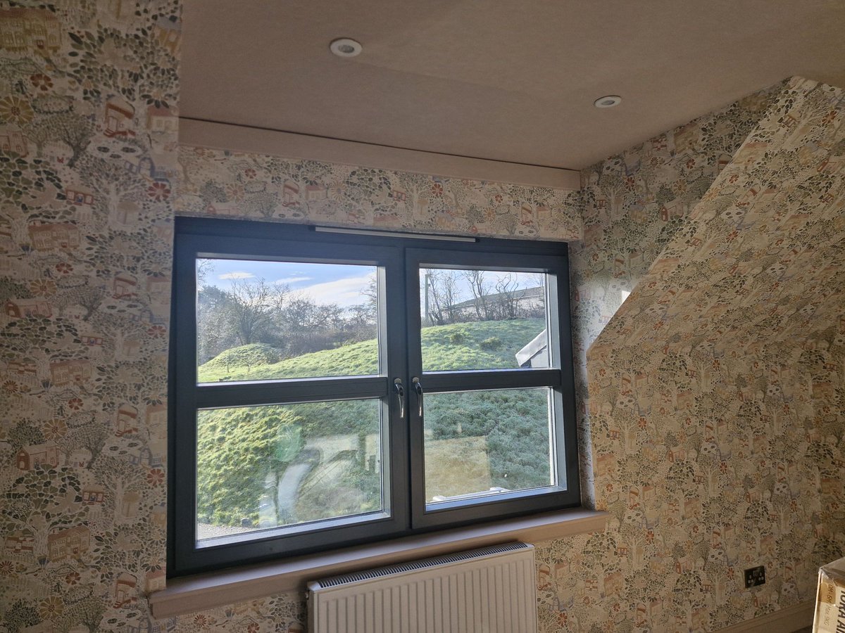 DecoratorsU's tweet image. Papering is easy till you come up against something like this!! Then you can see who the real decorators are…

#Wallpaper #Decorating #Decorator