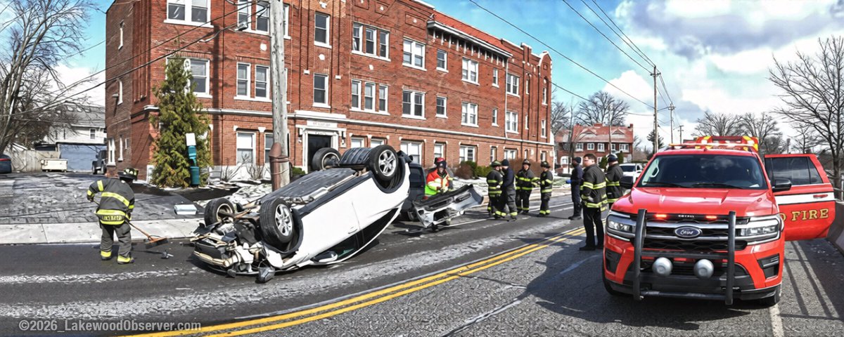 thelkwdobserver's tweet photo. Lakewood Police and Fire answered a MVA call at 3pm that shut down a small portion of Riverside Dr.
https://t.co/5pwiyt1QNe
@lkwdpolice @LakewoodOhio @LakewoodFire @local382 https://t.co/wpWhMqFtl8