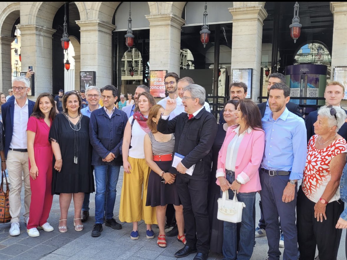 BastienJoint's tweet photo. À #Lyon, les choses sont désormais claires.

Le PS du Rhône avec Jean-Luc #Mélenchon depuis 2022. La Jeune Garde sur ses bulletins de vote.

Et Grégory #Doucet au cœur de l’alliance.

La gauche lyonnaise n’est plus seulement unie. Elle est soumise. La honte. https://t.co/HjG4hgJC4I