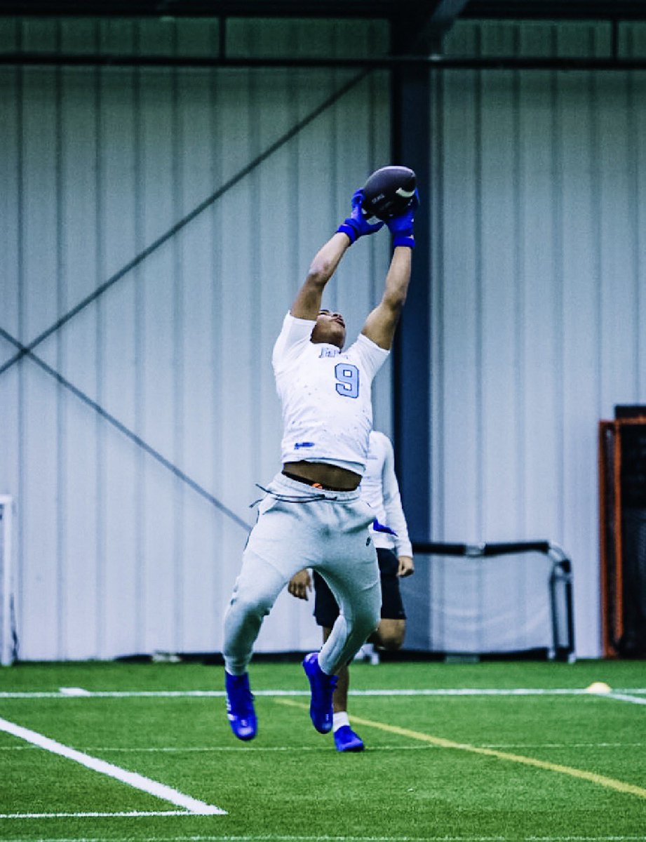 brylandalexan9r's tweet photo. @MADEfootball 7v7 lit 🔥 @ChuckTrained @Kstaff07 💪🏾 @gahannafootball https://t.co/zTqSqFsYSb