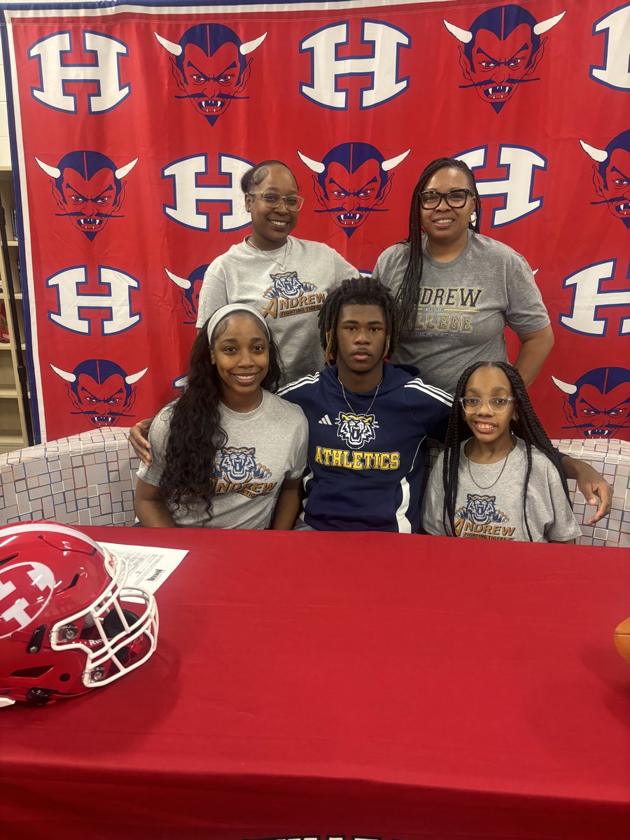 HawkinsvilleF's tweet photo. Huge congratulations to @Nakiviusdagoat2  for signing his NLI to play at @TigersAndrew! He was a great player for us and we look forward to seeing him continue to make tackles at the next level! https://t.co/6b7qw0muhc