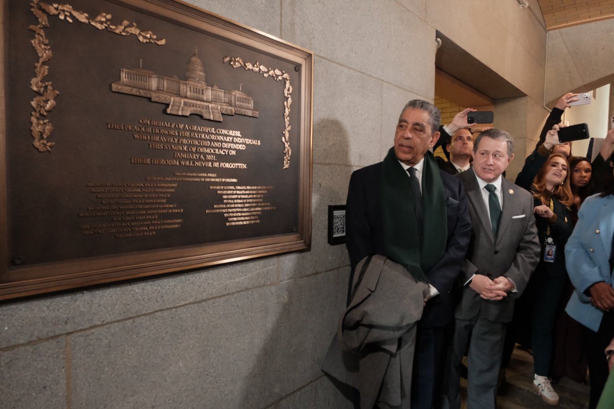 Adriano Espaillat tweet media