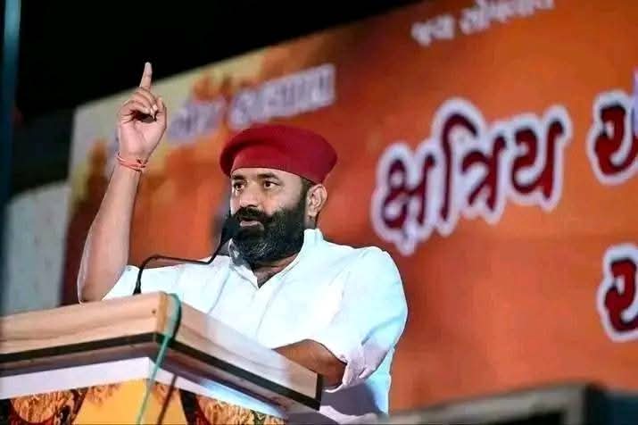 Jitenda00757821's tweet image. 18 मार्च को जयपुर में होने वाले विरोध प्रदर्शन में अधिक से अधिक संख्या में पहुँचें।
आओ एकजुट होकर अपने हक़ और भविष्य की लड़ाई लड़ें।महिपालसिह मकरना जयपुर मे जमिने स्तर पर घुमकर मेहनत कि हर घर पिले चावल बाटकर वाकिफ हि काफिले तारीफ है

#UGC_काला_कानून_वापस_लो
#UGC_RollBack