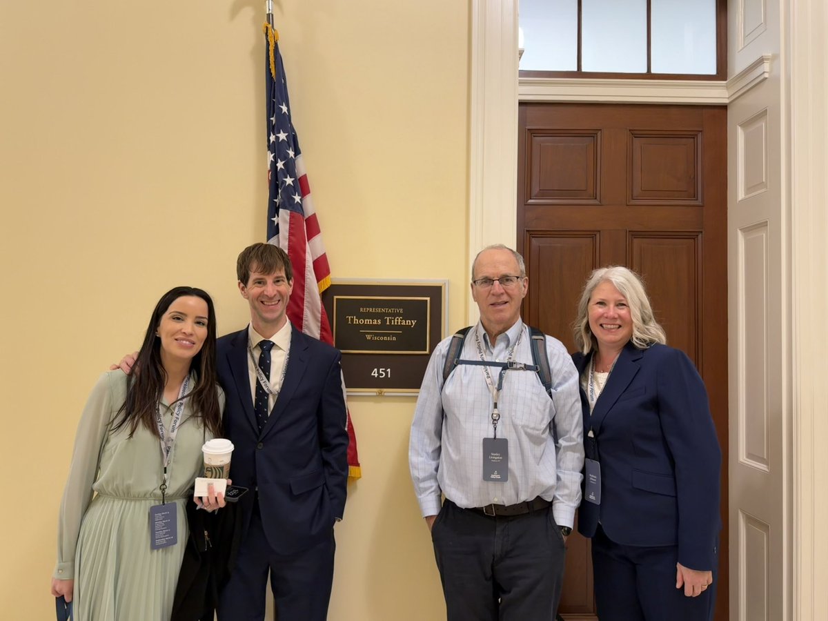 Julia Fello tweet media