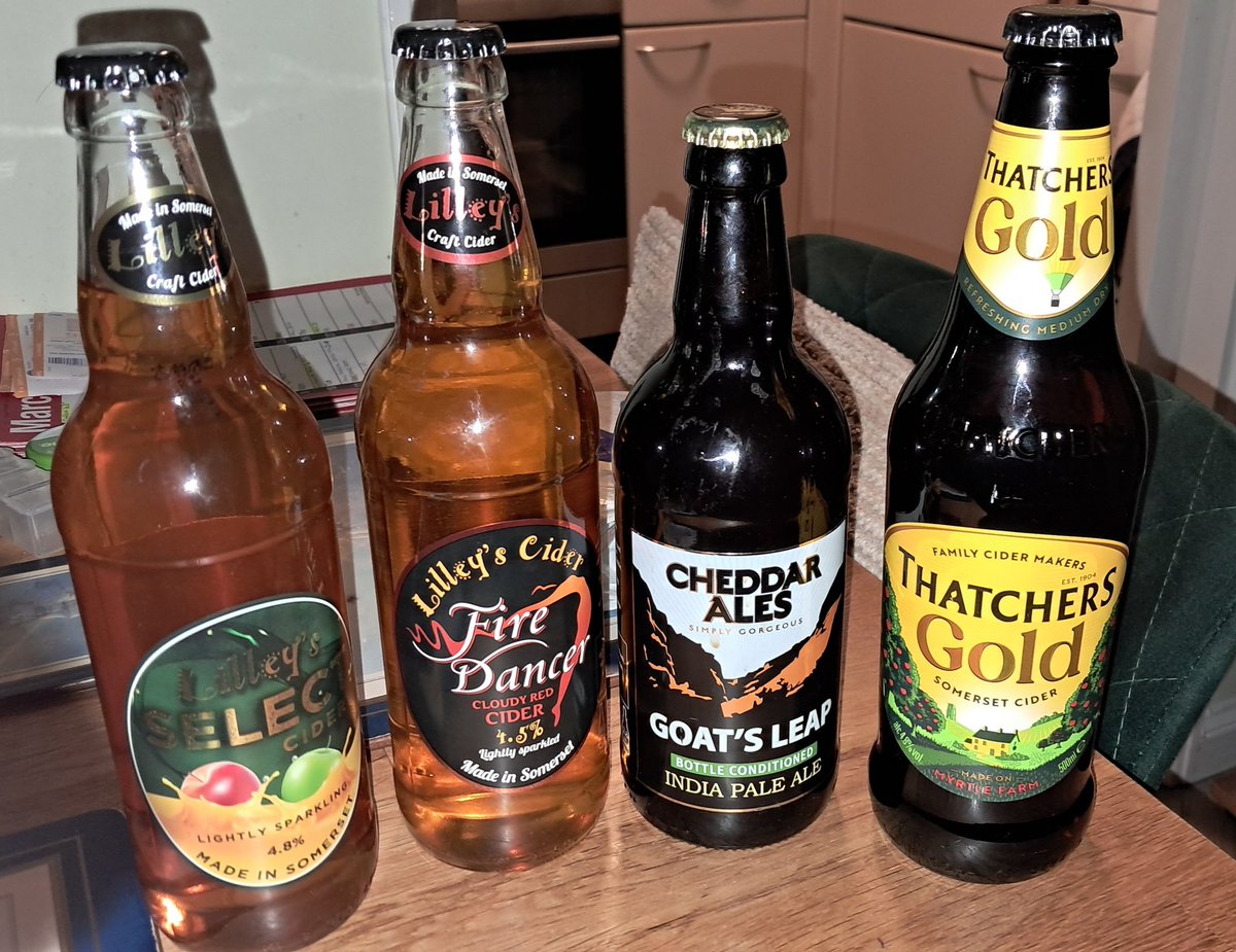 CB_cycles's tweet image. Right then, what shall it be tonight? #realale or #cider #somersetsfinest  🤔