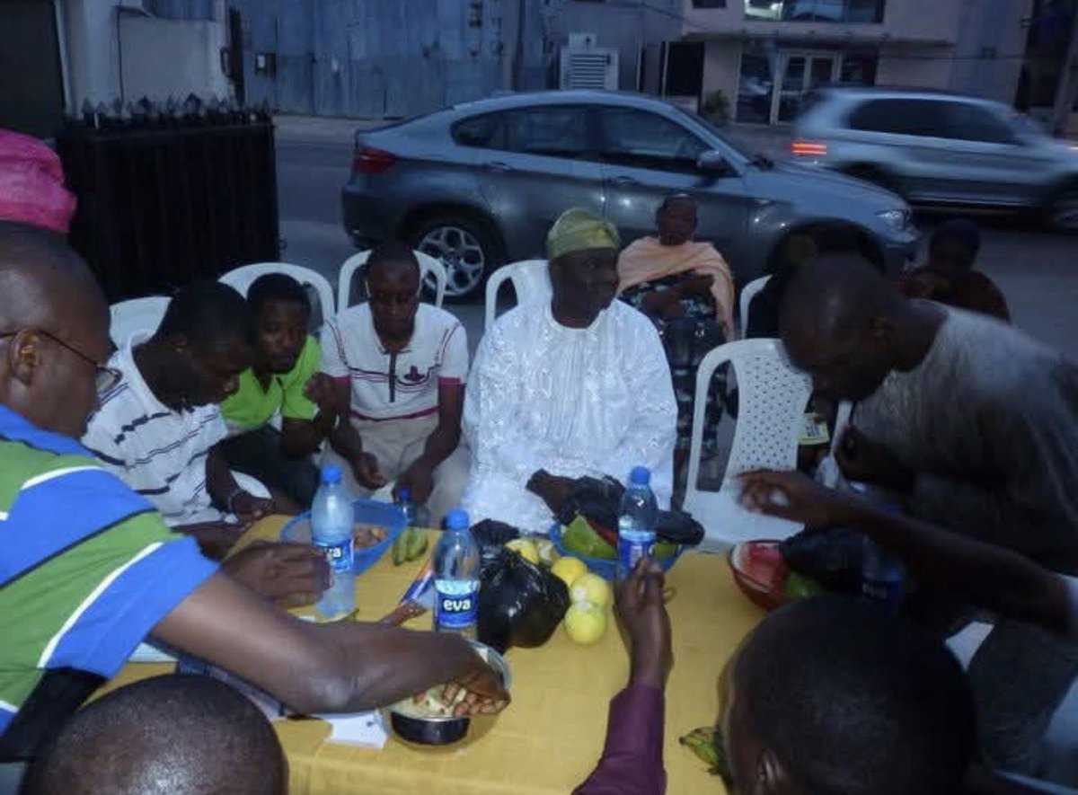 Sir J (J9) tweet media