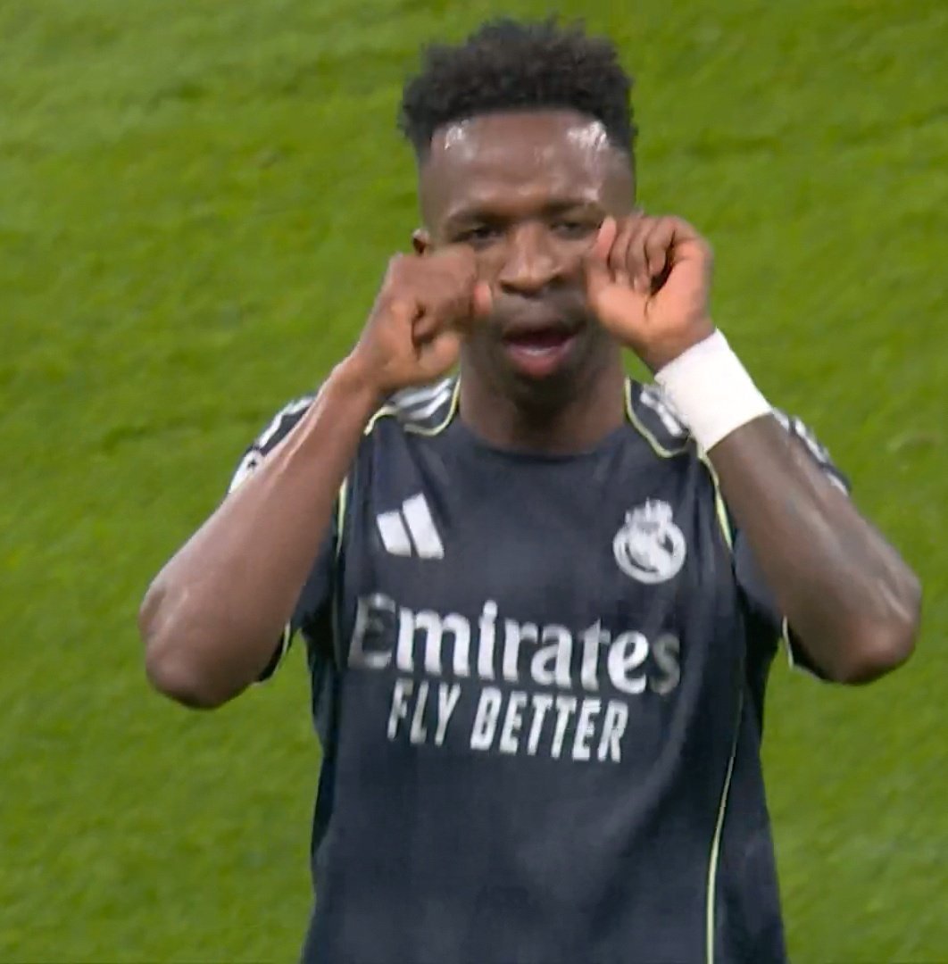 FootyHumour's tweet photo. Last season, Manchester City fans told Vinicius Jr to “stop crying your heart out.”

Tonight, he replied by scoring and mimicking tears right in front of them. 😂😭😂 https://t.co/tPdZhdjOCn