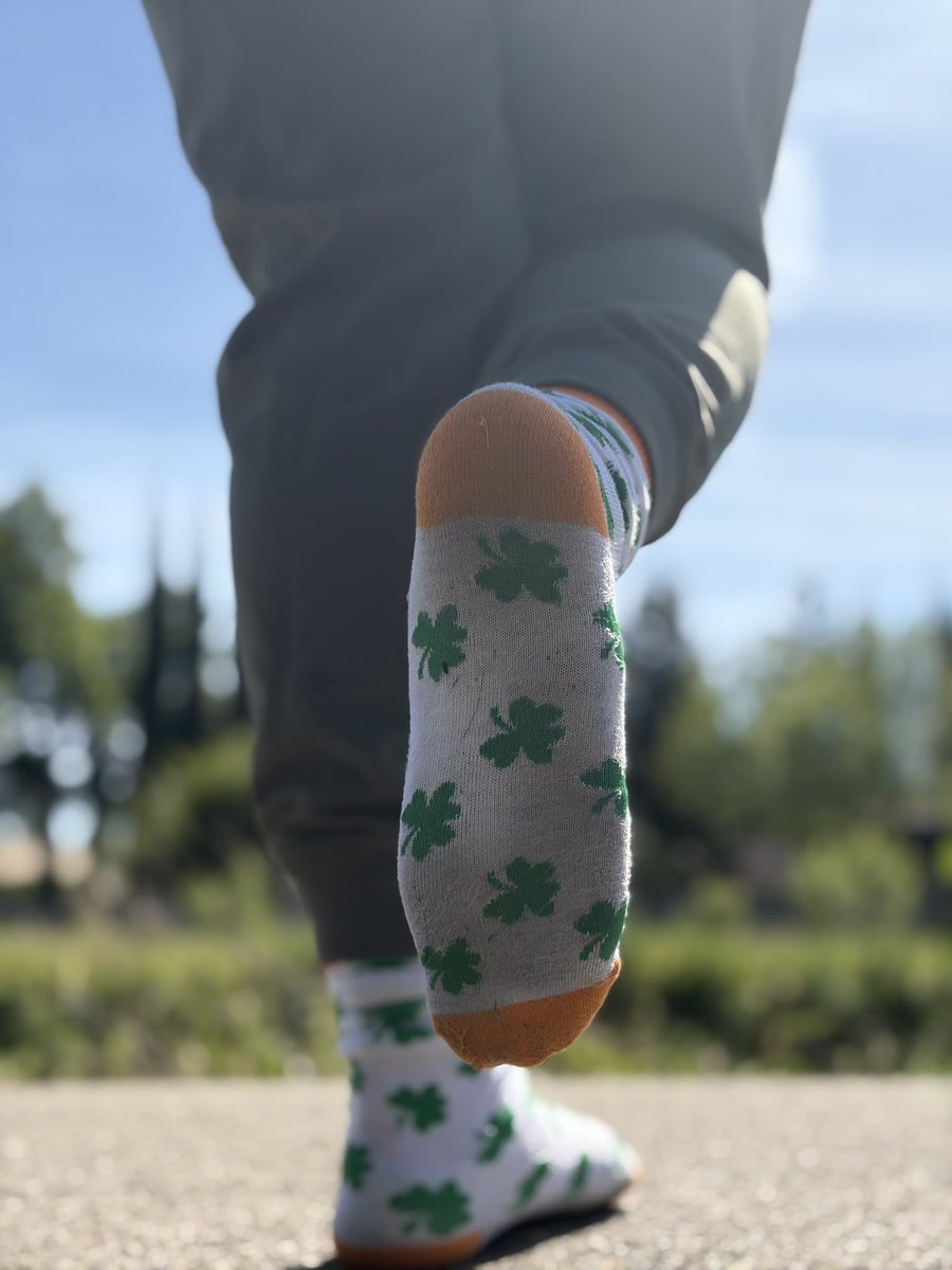 dearnoelle33's tweet photo. St. Patrick socks

#dirtysocks  #smellysocks #wellwornsocks #wellworn #anklesocks #sockselfie #socks #anklesocklover #cutesocks #socksoftheday  #socklover #likeforlike #cleansocks #nylons #whitesocks #noshowsocks https://t.co/Wmy9MK59NW