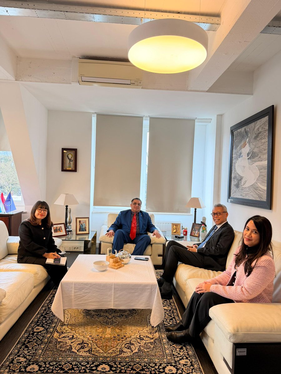 mdkhas's tweet photo. It was a pleasure receiving my new colleague, Ambassador HE Andy Rachmianto of Indonesia to 🇧🇪, 🇱🇺 &amp; 🇪🇺. We exchanged views on matters of mutual interest. Looking forward to working together closely, welcome to Brussels 👍🇲🇾🇲🇨👍 #malaysiaMADANI #MADANIbekerja #wismaputra https://t.co/mkneRa61U1
