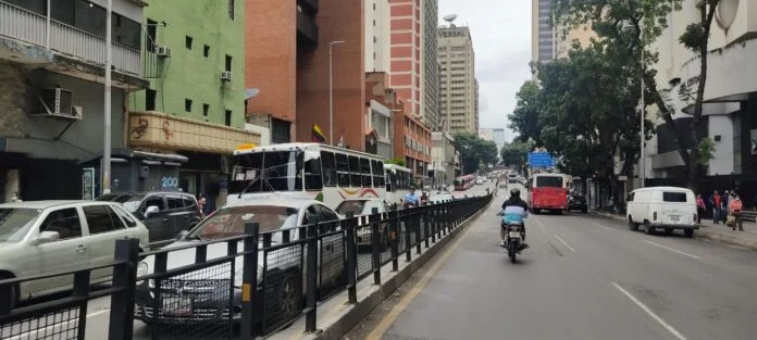 ReporteYa's tweet photo. #17Mar #Venezuela #Servicios #INTT
El INTT activó jornadas de trámites vehiculares del 16 al 20 de marzo en nueve estados del país, con puntos de atención habilitados para facilitar la regularización del parque automotor. – @ElPitazoTV https://t.co/9x4fApBhTh