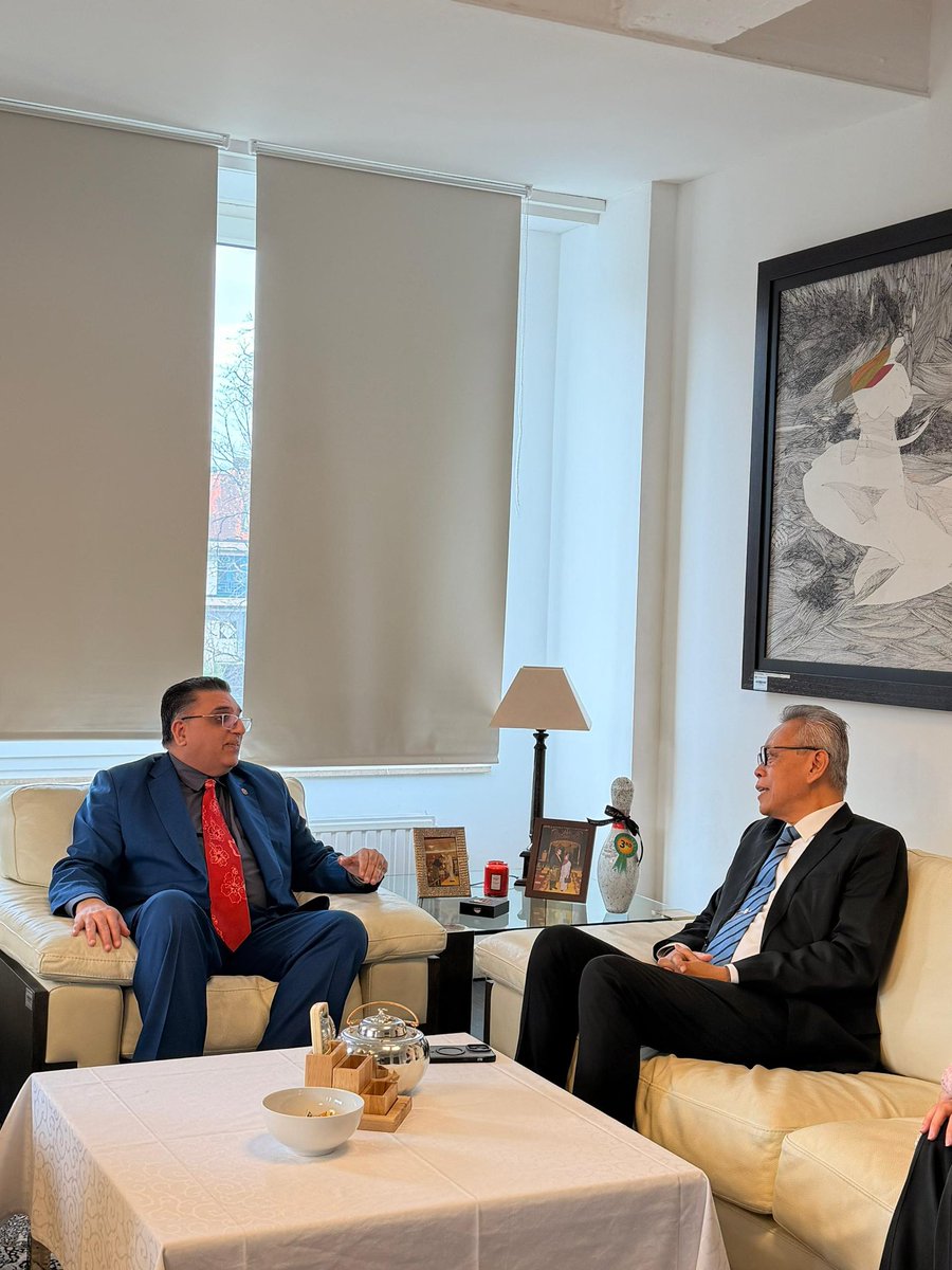 mdkhas's tweet photo. It was a pleasure receiving my new colleague, Ambassador HE Andy Rachmianto of Indonesia to 🇧🇪, 🇱🇺 &amp; 🇪🇺. We exchanged views on matters of mutual interest. Looking forward to working together closely, welcome to Brussels 👍🇲🇾🇲🇨👍 #malaysiaMADANI #MADANIbekerja #wismaputra https://t.co/mkneRa61U1
