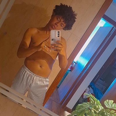 aleyer96's tweet photo. #NuevaFotoDePerfil https://t.co/RpEBSmB1IW