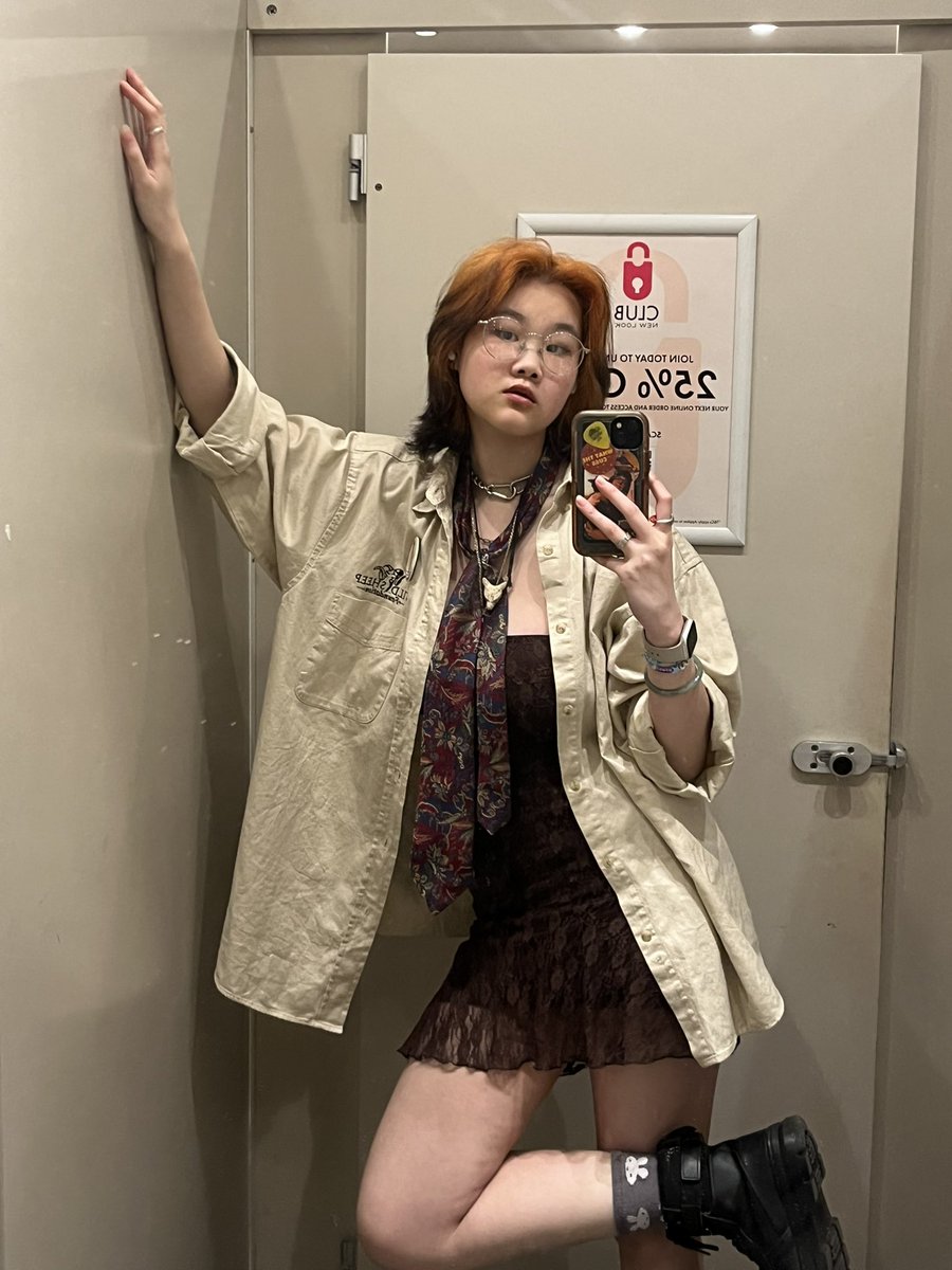 MysticFoxyWolf's tweet image. the fit is highkey giving courtney miller vibes and i love it