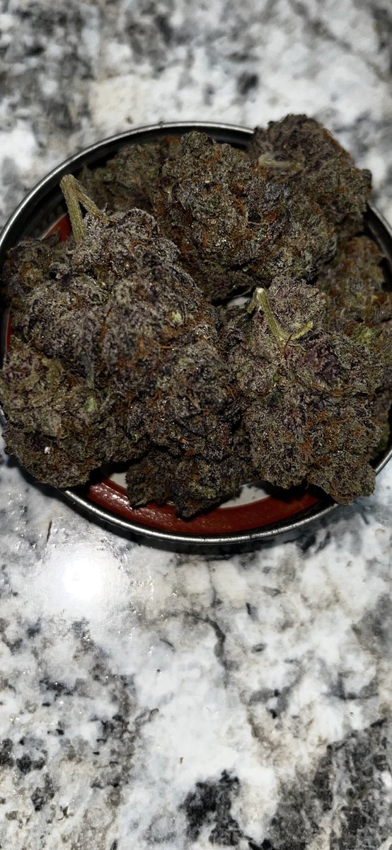 SamSmokesALot tweet media