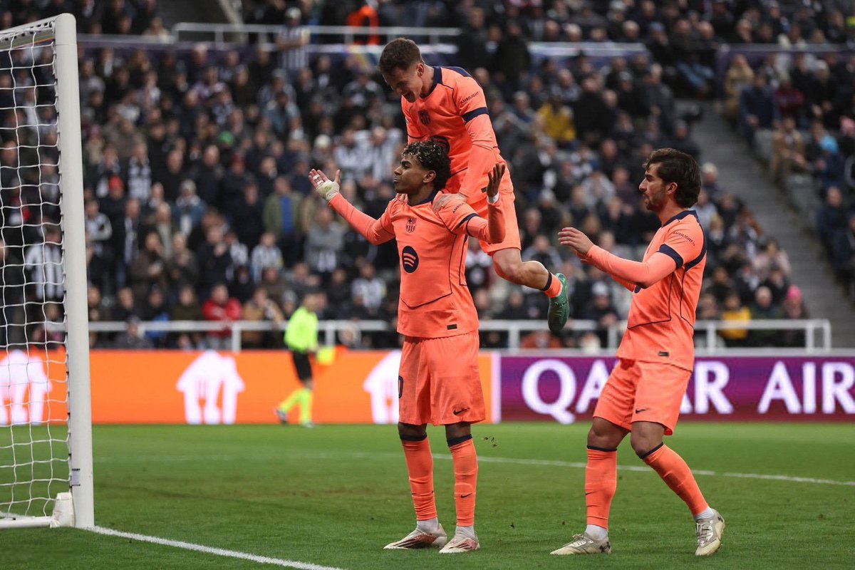 ItzCarlos tweet media