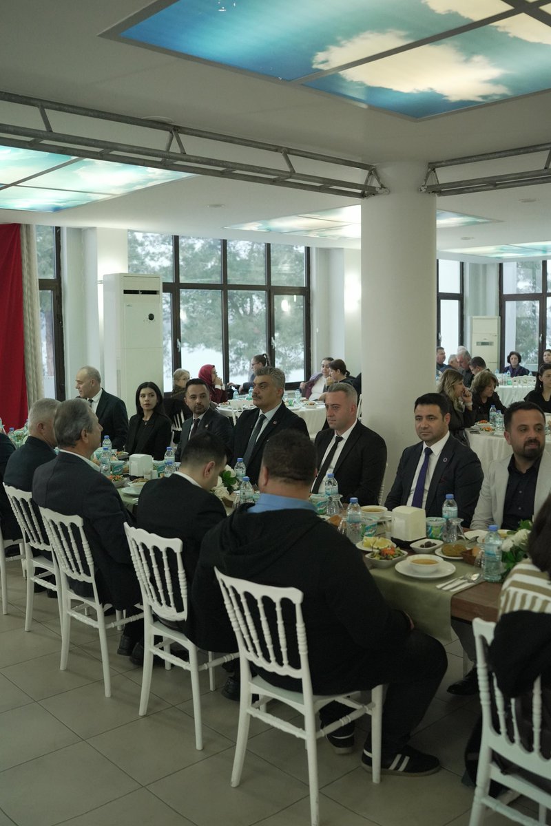 📍 Adana

Şehit Gazi-Sen Konfederasyonu tarafından düzenlenen iftar programına, AK Parti Adana İl Sosyal Politikalar Başkanlığı olarak katılım sağladık.

Şehit ailelerimiz, gazilerimiz ve kıymetli hemşehrilerimizle aynı sofrayı paylaşarak birlik, beraberlik ve vefa duygusunu bir