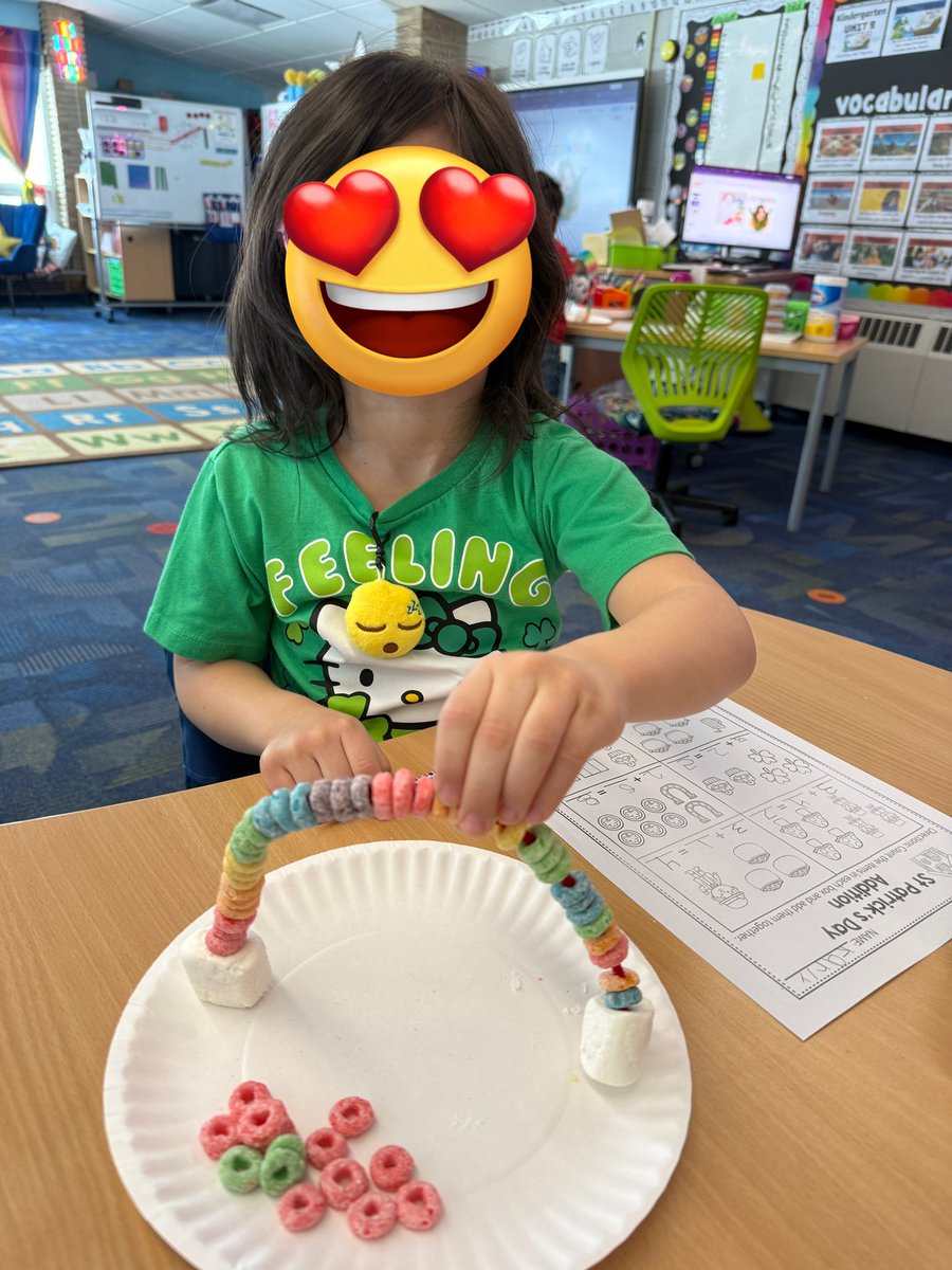 walker_amiej's tweet photo. @kumabair44 look at them!!! π₯° Thank you being a good friend and surprising us with the supplies to make these They LOVED making and eating them. π Thank you so much friend!
#betterTogether #BeARainbow #Teachersofπ https://t.co/bm3p8QErem
