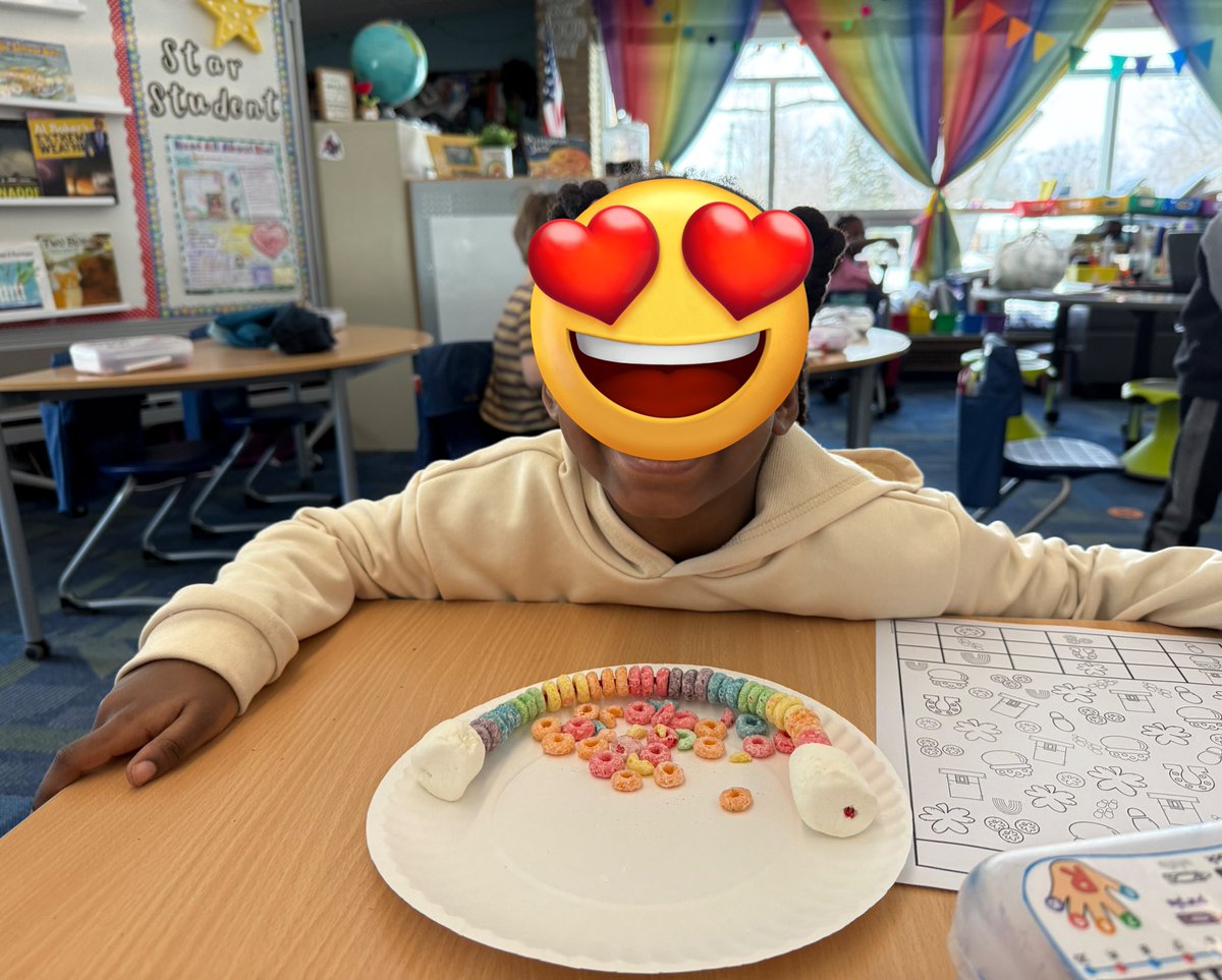 walker_amiej's tweet photo. @kumabair44 look at them!!! π₯° Thank you being a good friend and surprising us with the supplies to make these They LOVED making and eating them. π Thank you so much friend!
#betterTogether #BeARainbow #Teachersofπ https://t.co/bm3p8QErem