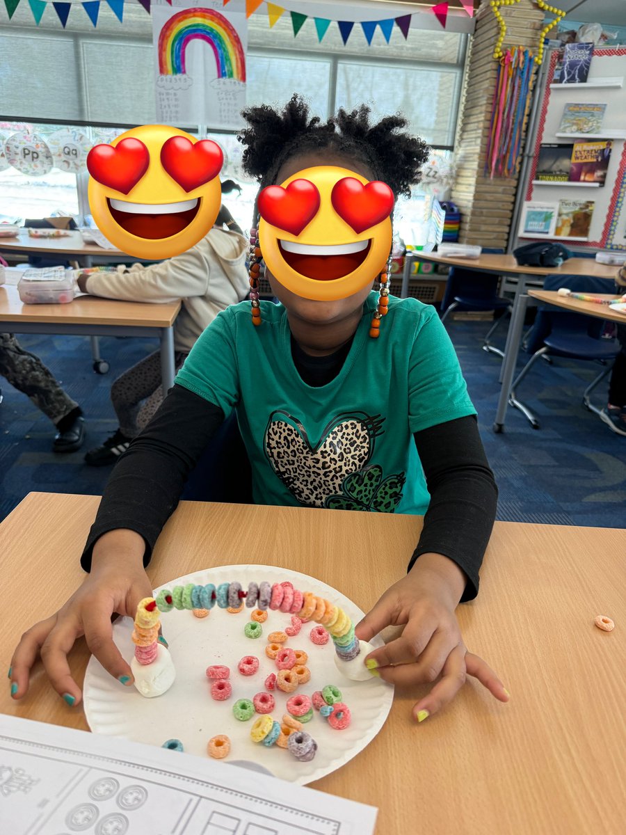 walker_amiej's tweet photo. @kumabair44 look at them!!! π₯° Thank you being a good friend and surprising us with the supplies to make these They LOVED making and eating them. π Thank you so much friend!
#betterTogether #BeARainbow #Teachersofπ https://t.co/bm3p8QErem