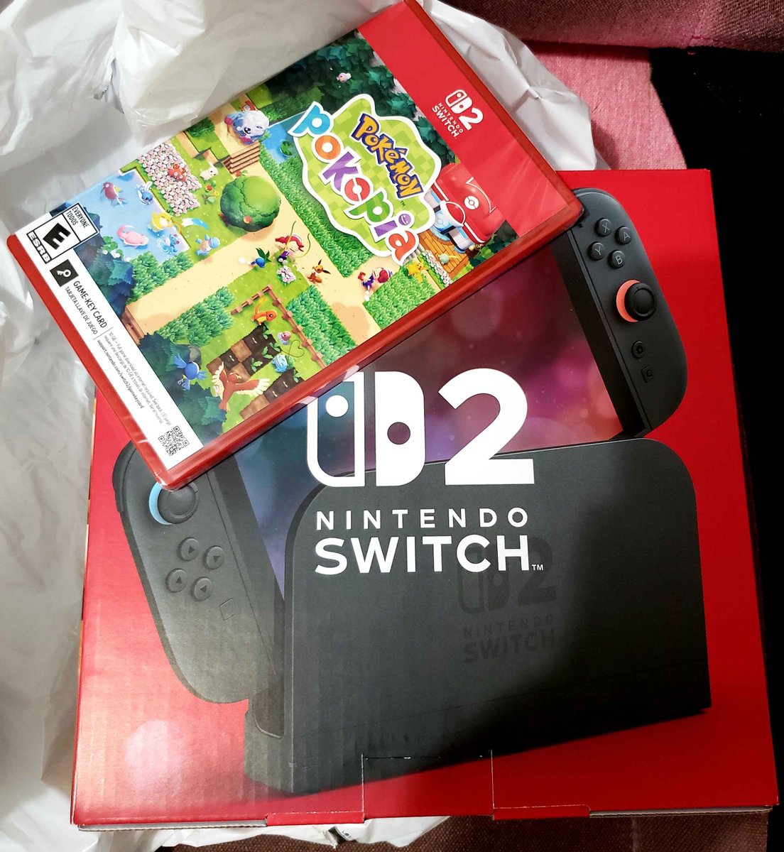 Monochwome tweet media