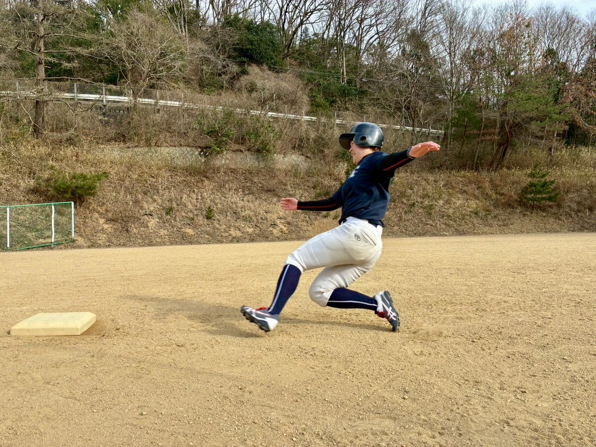 担当#21
今日から新しいバットで打撃練習しました。
芯に当たるとよく飛びます。これで試合でもヒットまちがいなしです！ピッチングではストライクをとれる変化球の練習をしています。投打でチームに貢献できるようがんばります！
#女子軟式野球
#神戸レディース
#野球女子
#投打に期待！