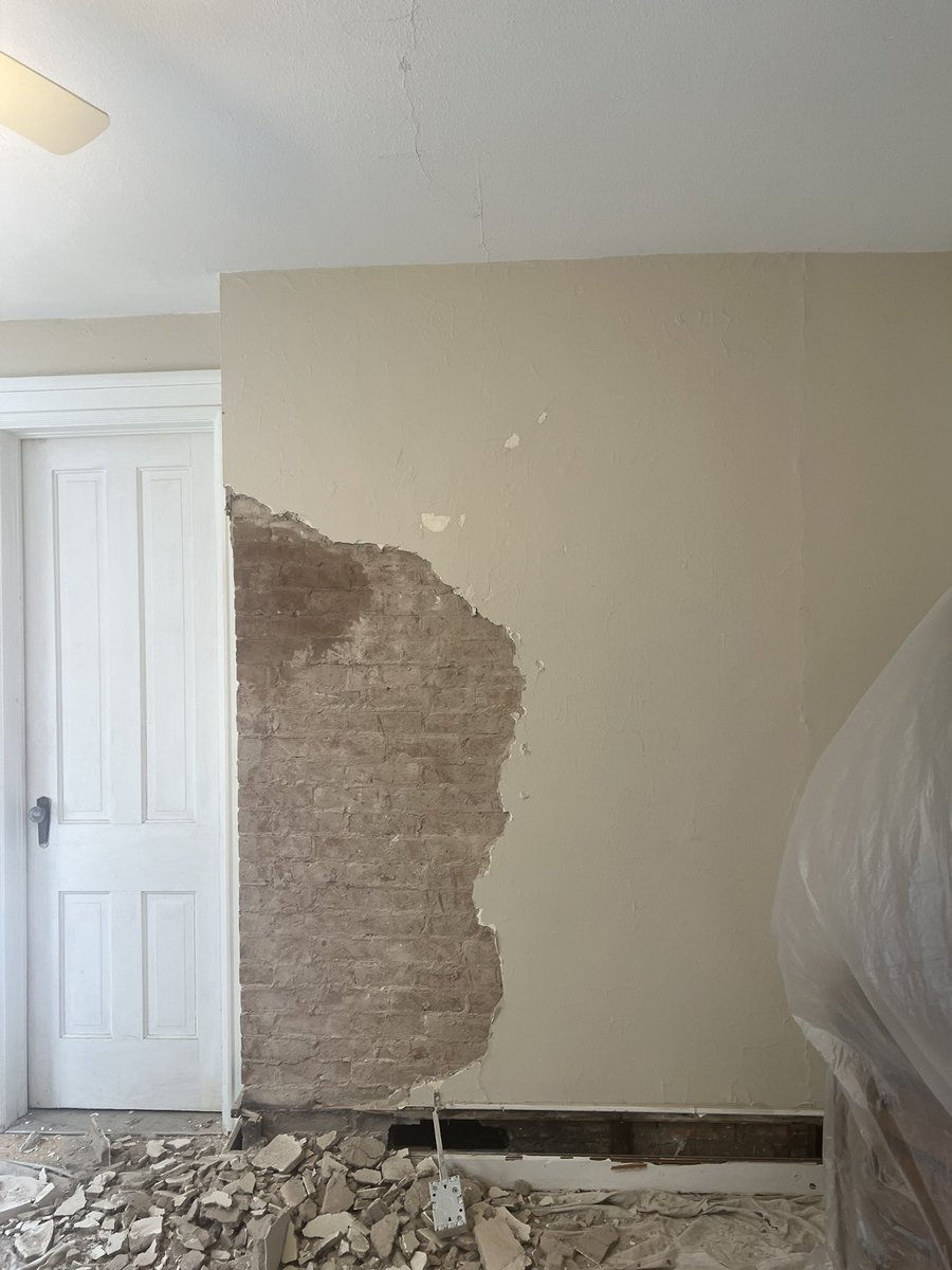 TalibanArtDealer tweet media