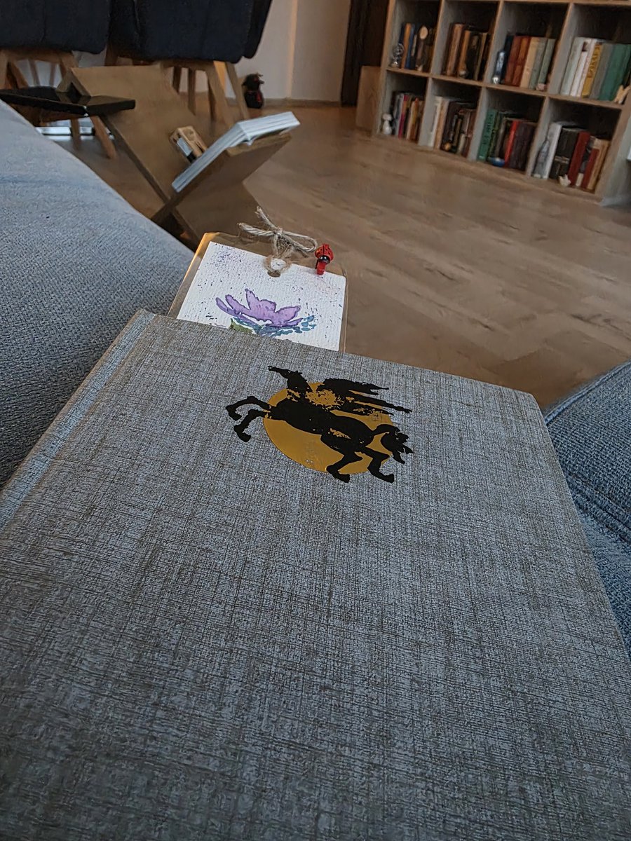 "The soul heals with books."
Dostoyevsky

Calm evening