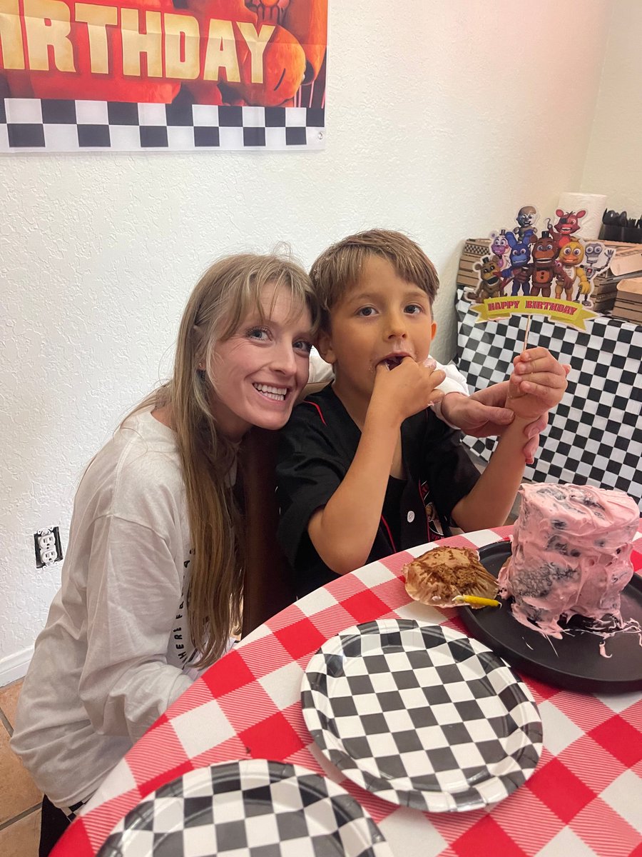 EWIWDebSims's tweet photo. Level 6 unlocked! Happy birthday, Leo! https://t.co/Z5rvUjhtaC